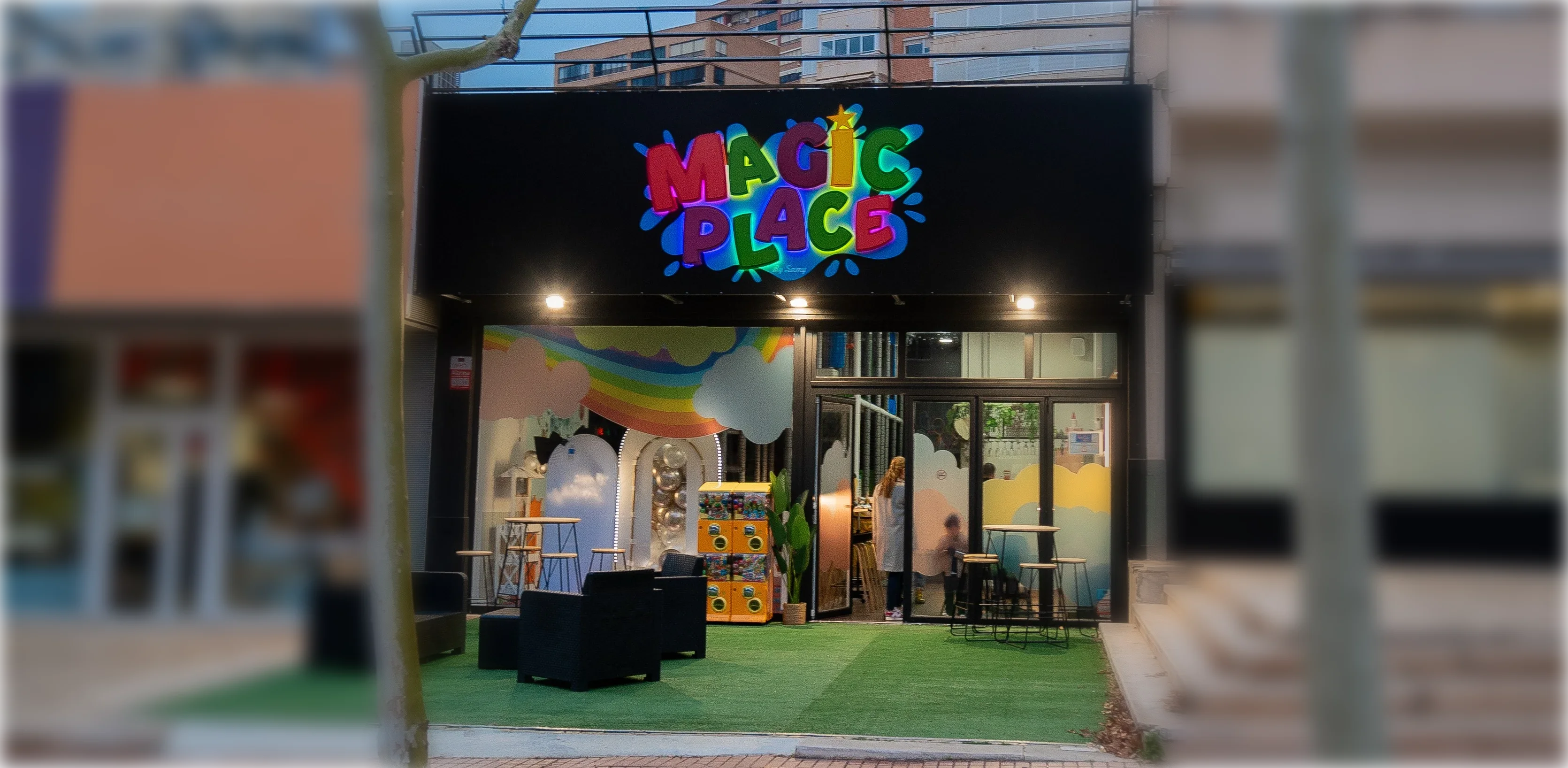 Magic Place Benidorm - Vista frontal